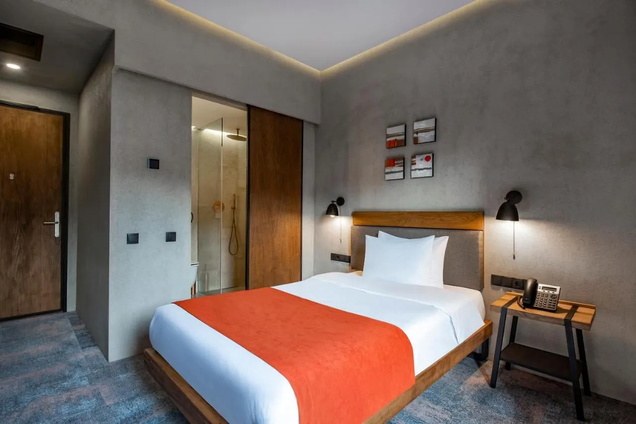 Iota Hotel טביליסי 5*,