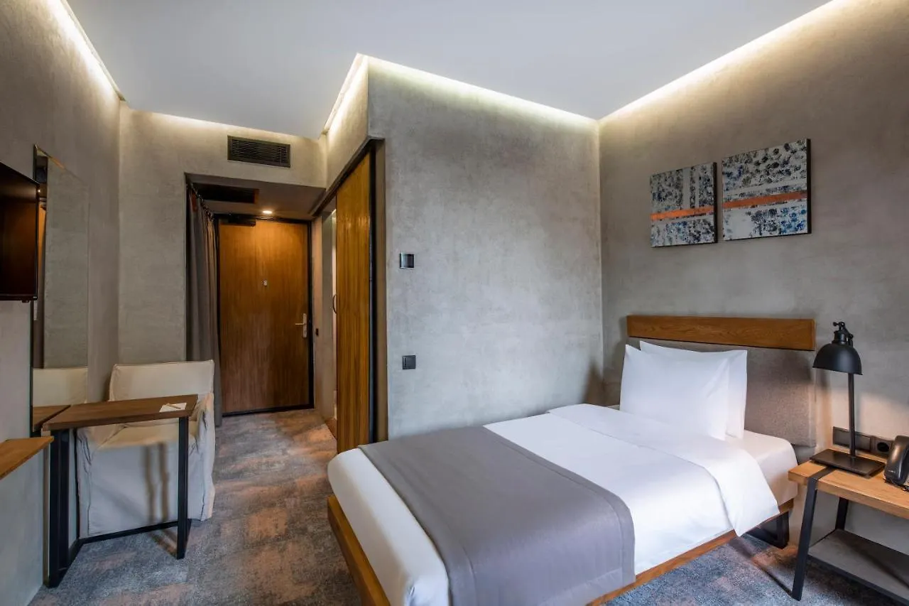 Iota Hotel טביליסי